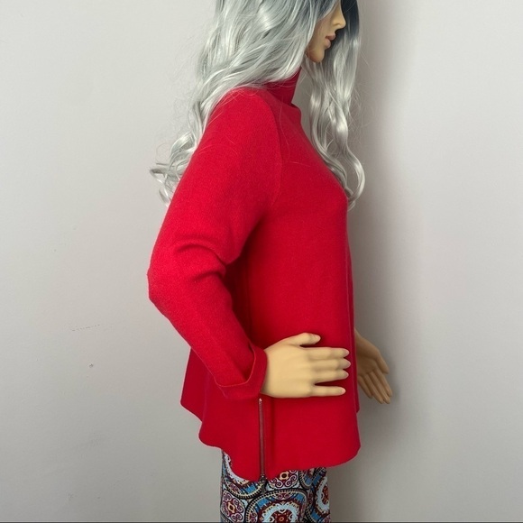 TaharI Women's Sweater – Bold Red Hue Red - Picture 2 of 12